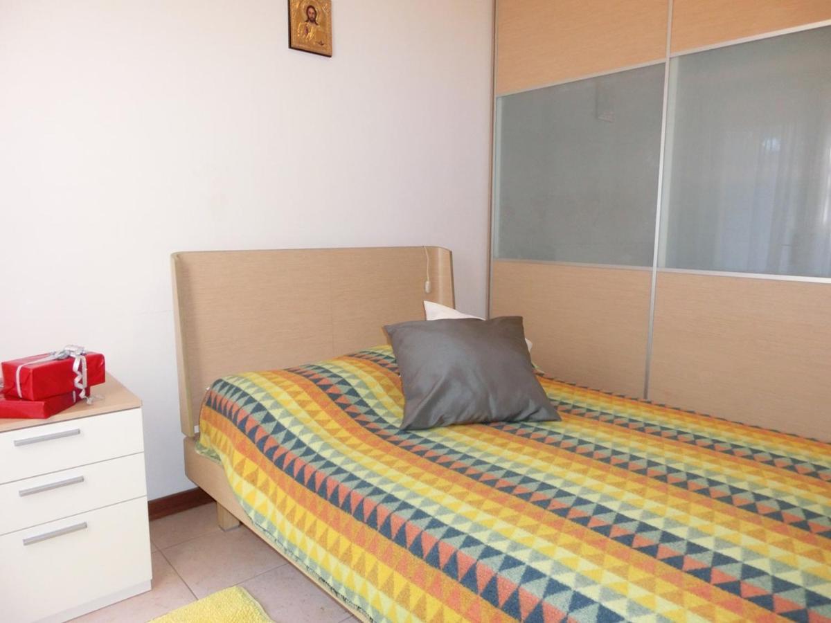 Nice Two-Bedroom Apartment 150M From The Beach Бибионе Екстериор снимка